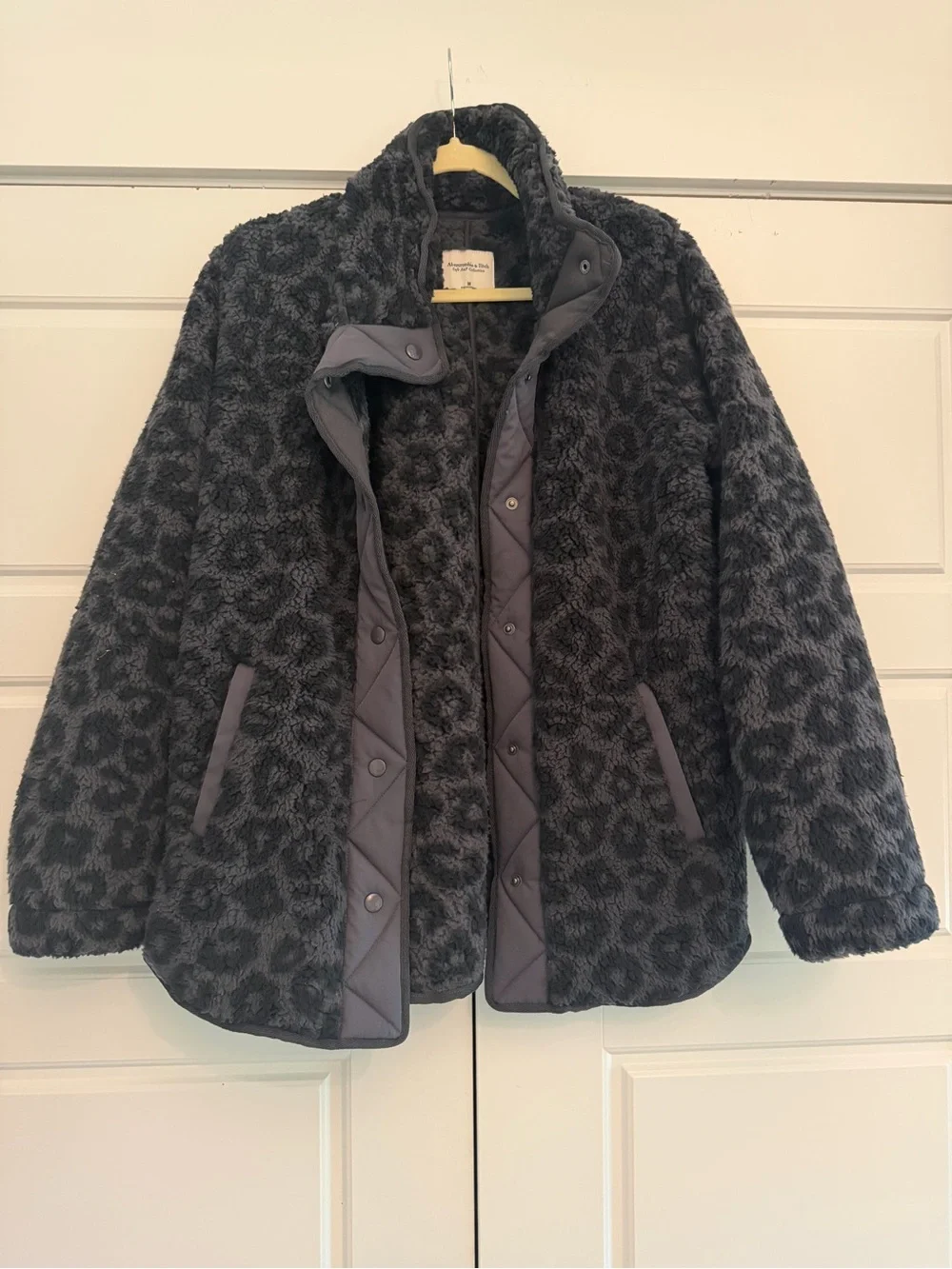 Abercrombie & Fitch Women's Sherpa Nylon-Trim Snap-Up Jacket Dark grey